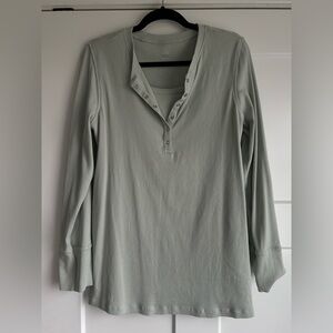 Kindred Bravely Organic Cotton Ribbed Henley in Sky Grey